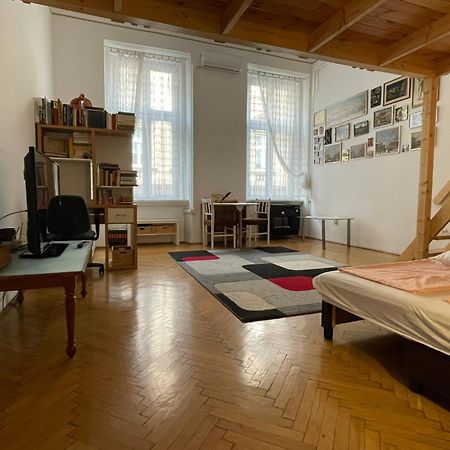 Apartament Andrassy Adventures Budapeszt Zewnętrze zdjęcie