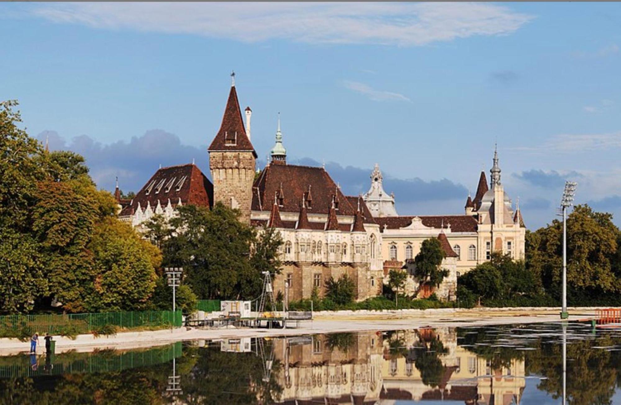 Apartament Andrassy Adventures Budapeszt Zewnętrze zdjęcie