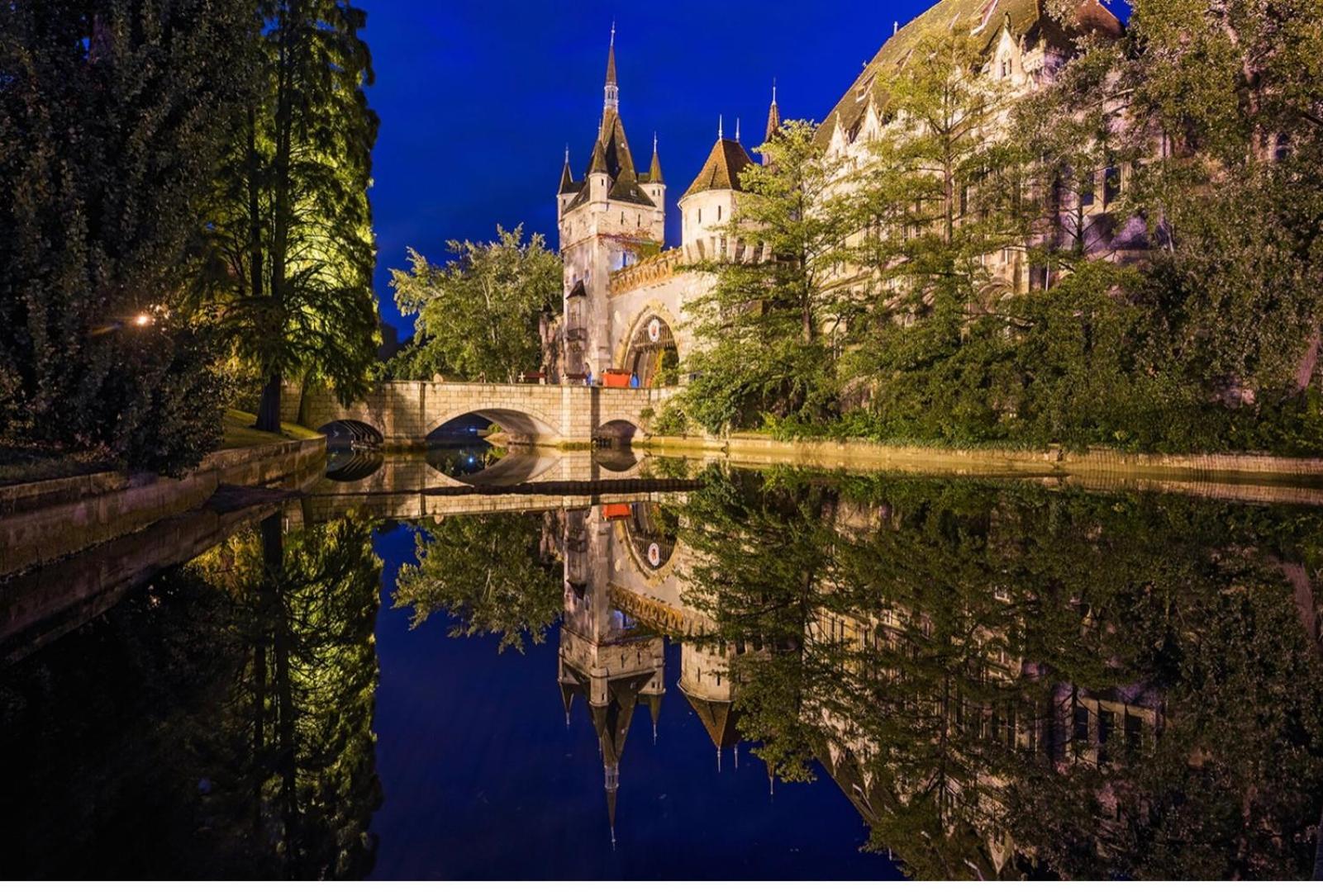 Apartament Andrassy Adventures Budapeszt Zewnętrze zdjęcie